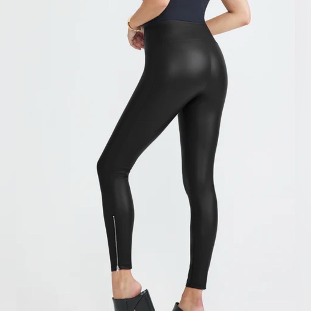 NWT Yummie Black Faux Leather Legging with Zipper 1X